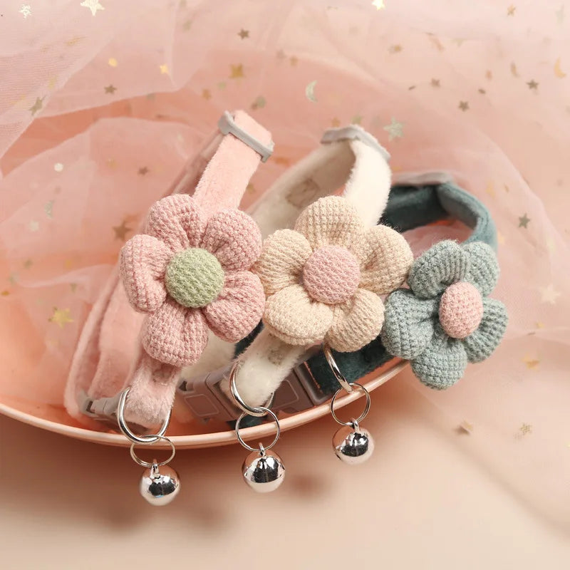 Cute Flower Pet Collar with Bell | Adjustable Breakaway Collar for Cats, Kittens & Small Dogs