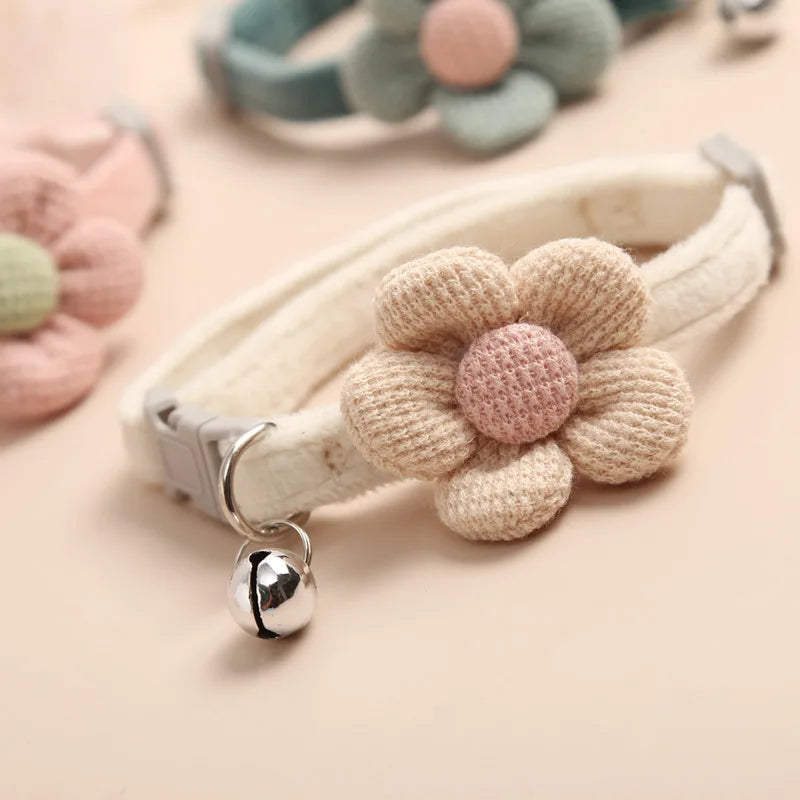 Cute Flower Pet Collar with Bell | Adjustable Breakaway Collar for Cats, Kittens & Small Dogs